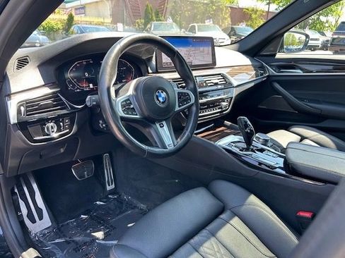 Used 2021 BMW 530i xDrive w/ M Sport Package AWD/4WD image 11