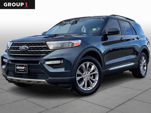Certified 2022 Ford Explorer XLT w/ Equipment Group 202A image 1