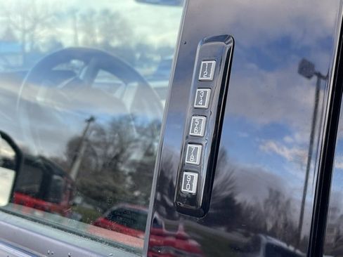 Used 2018 Ford F150 Lariat image 7