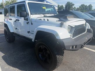 Used 2017 Jeep Wrangler Unlimited Sahara w/ Connectivity Group AWD/4WD video 1