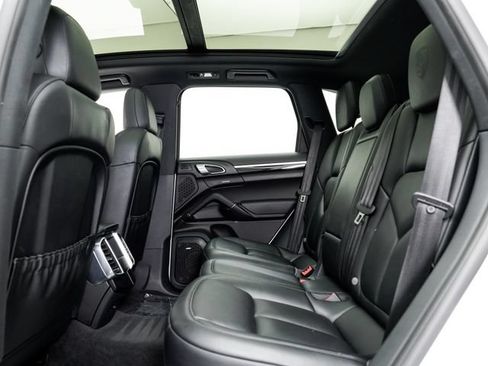 Certified 2018 Porsche Cayenne Platinum Edition AWD/4WD image 26
