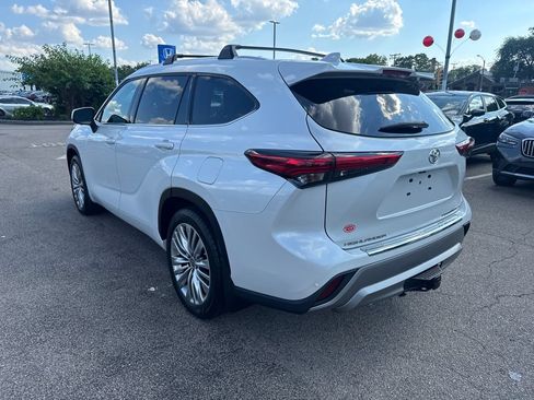 Used 2023 Toyota Highlander Platinum AWD/4WD image 5