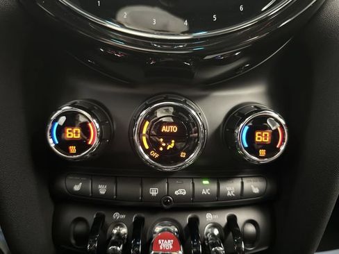 Used 2024 MINI Cooper 2-Door Hardtop FWD image 21
