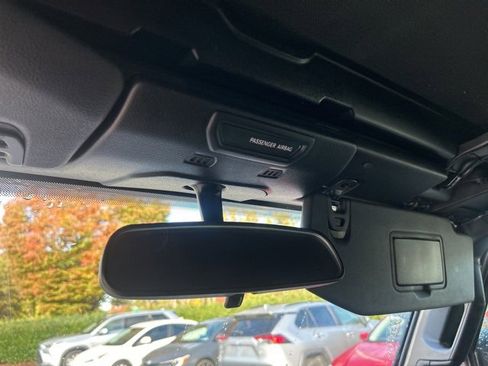 Used 2018 Jeep Wrangler Unlimited Sahara image 27