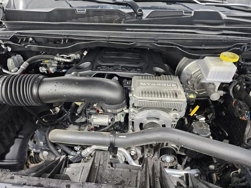 Used 2023 RAM 1500 Laramie AWD/4WD image 32