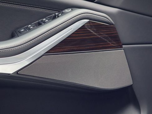 Used 2025 BMW X5 xDrive50e w/ Executive Package image 14