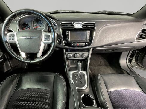 Used 2011 Chrysler 200 S FWD image 7