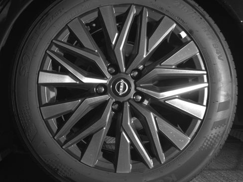 Used 2025 Nissan Altima 2.5 SV image 14