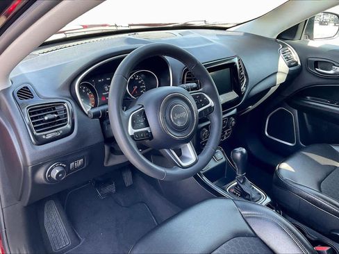 Used 2021 Jeep Compass Latitude image 16