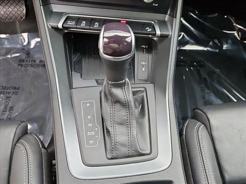 Certified 2025 Audi Q3 2.0T Premium w/ Convenience Package image 12