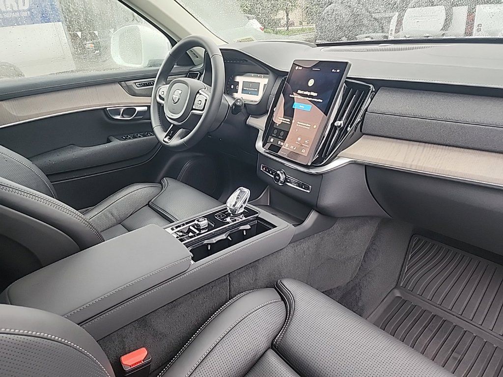 Used 2025 Volvo XC90 T8 Ultra w/ Protection Package Premier AWD/4WD image 19