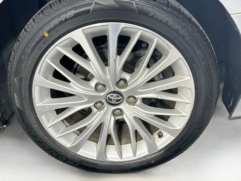 Used 2018 Toyota Camry XLE w/ Driver Assist Package FWD image 11