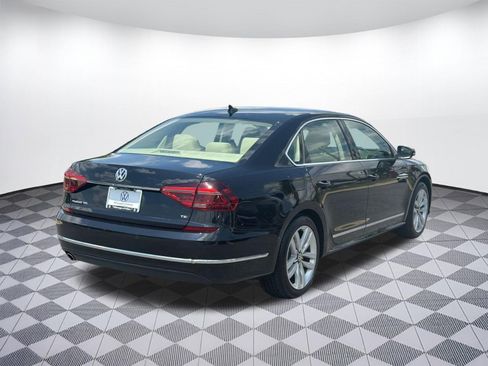 Used 2017 Volkswagen Passat 1.8T SEL Premium FWD image 8
