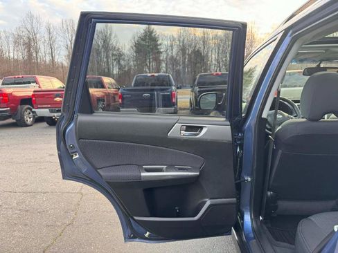 Used 2012 Subaru Forester 2.5X Premium w/ All-Weather Pkg image 11