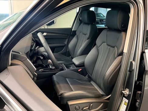 Certified 2025 Audi Q5 2.0T Premium Plus w/ Premium Plus Package image 7