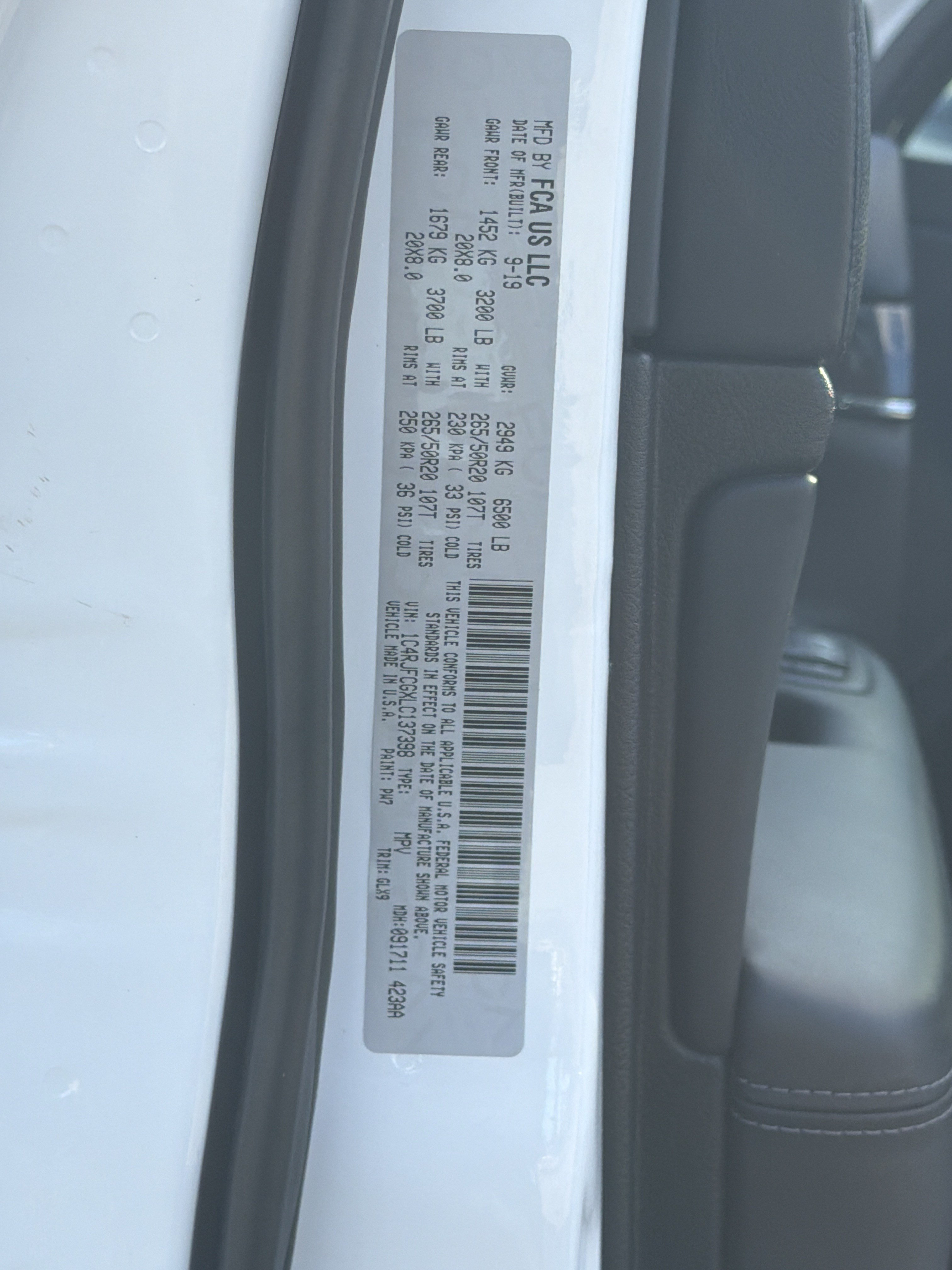 Used 2020 Jeep Grand Cherokee Overland AWD/4WD image 35