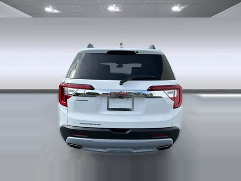 Used 2023 GMC Acadia SLT FWD image 10