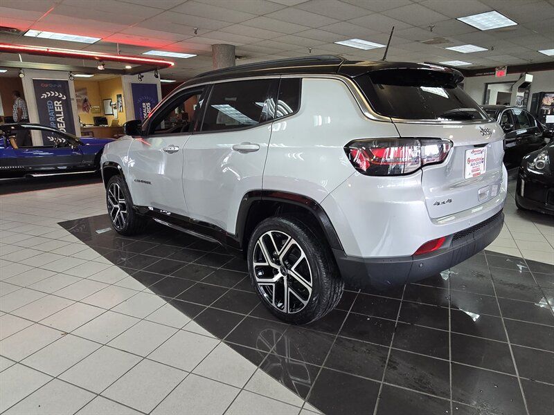 Used 2025 Jeep Compass Limited w/ Elite Group AWD/4WD image 5