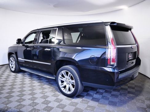 Used 2020 Cadillac Escalade ESV Premium Luxury AWD/4WD image 6