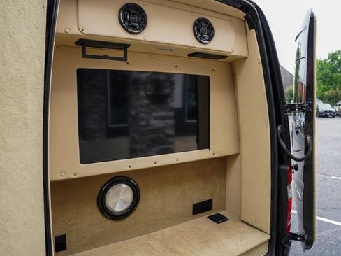 Used 2016 Mercedes-Benz Sprinter 2500 image 13