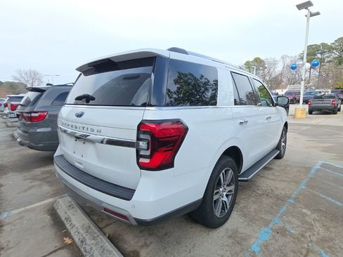 Used 2022 Ford Expedition Limited image 5