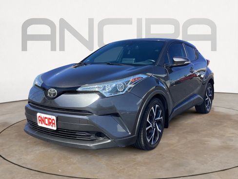 Used 2019 Toyota C-HR XLE FWD image 6