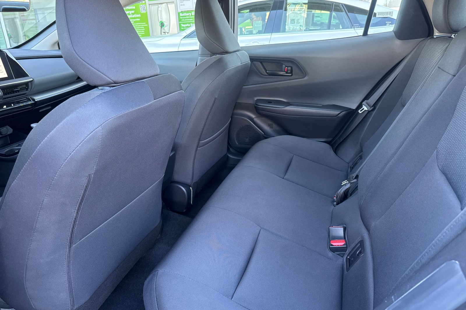 Used 2025 Toyota Prius LE FWD image 26