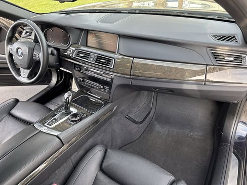 Used 2015 BMW 750i image 37