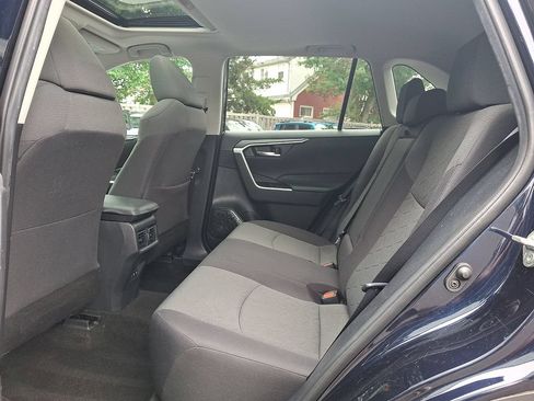 Used 2020 Toyota RAV4 XLE w/ Convenience Package AWD/4WD image 10