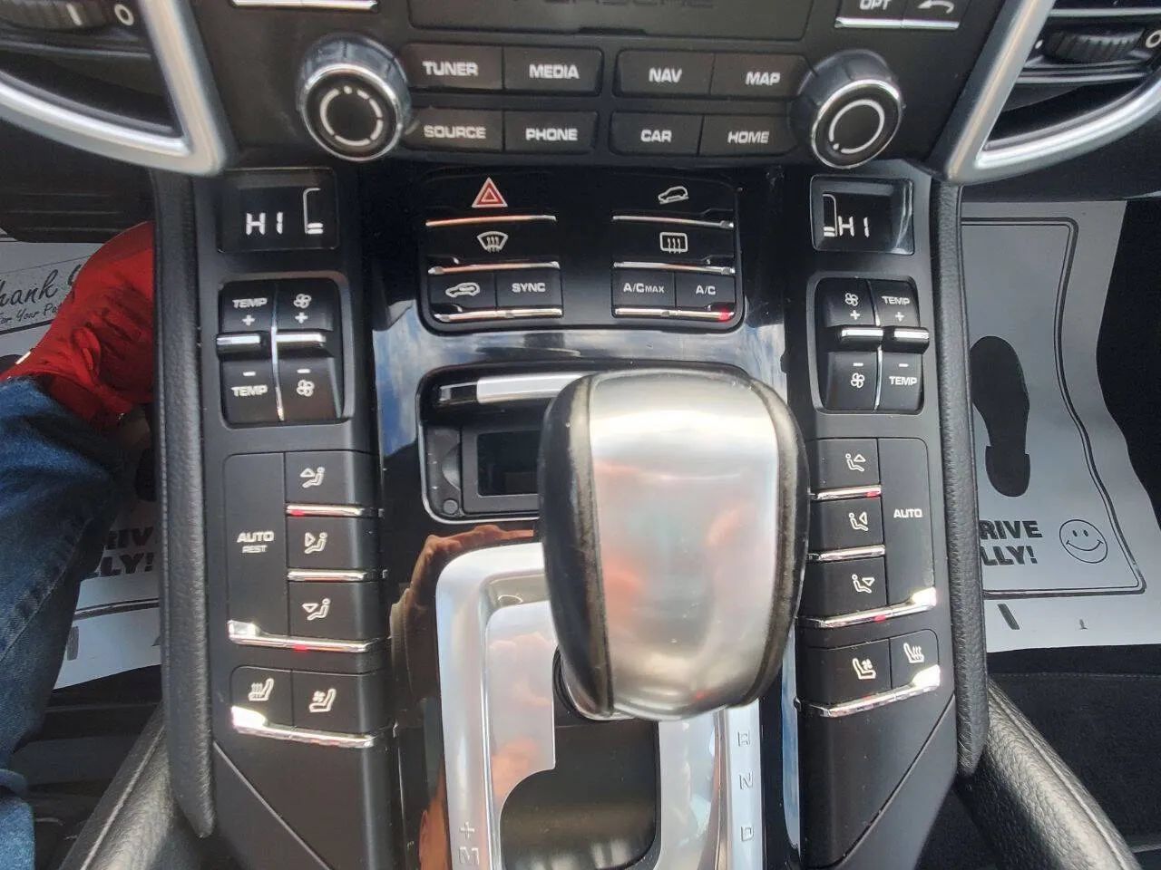 Used 2017 Porsche Cayenne Platinum Edition AWD/4WD image 22