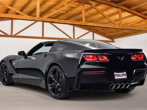 Used 2014 Chevrolet Corvette Stingray Coupe RWD image 3