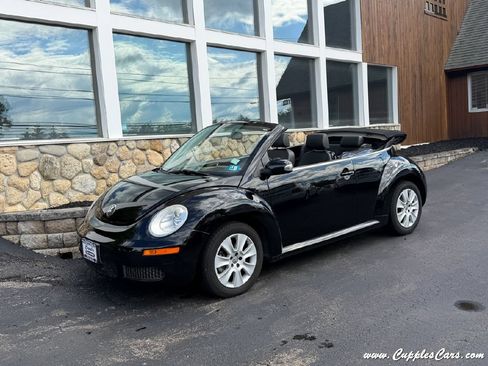 Used 2008 Volkswagen Beetle S FWD image 1