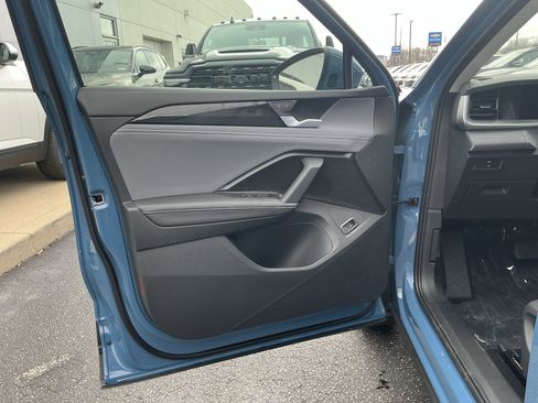 New 2026 Volkswagen Tiguan SE image 8