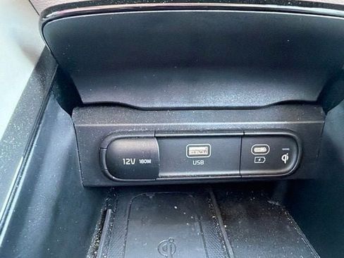 Used 2025 Kia Telluride EX w/ EX Captain's Chair Package FWD image 25