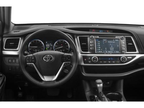 Used 2019 Toyota Highlander SE FWD image 7