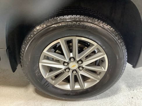 Used 2023 Chevrolet Traverse LT AWD/4WD image 11
