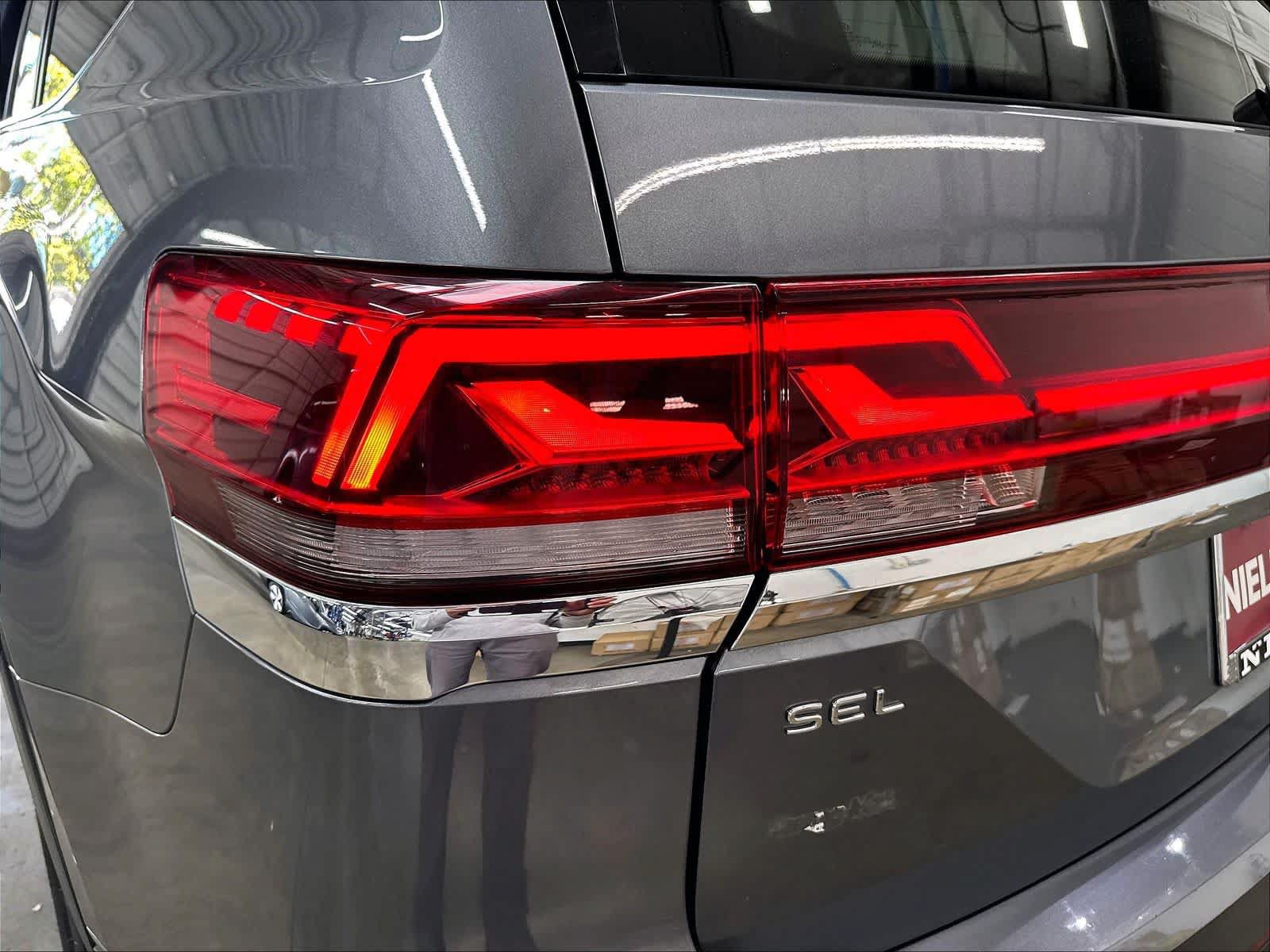 Used 2024 Volkswagen Atlas SEL AWD/4WD image 26
