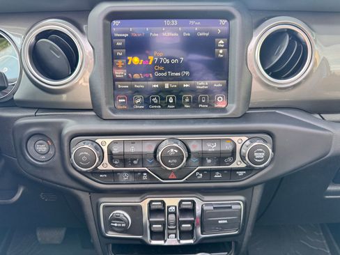 Used 2023 Jeep Wrangler Unlimited Sahara w/ LED Lighting Group AWD/4WD image 20