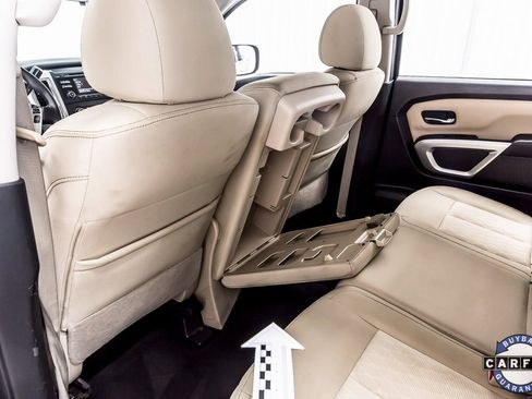 Used 2017 Nissan Titan SV image 40