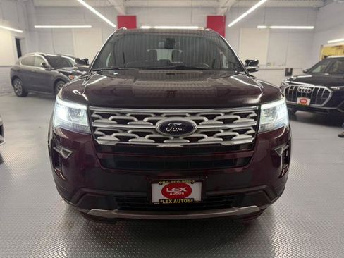 Used 2018 Ford Explorer XLT w/ Equipment Group 202A image 3