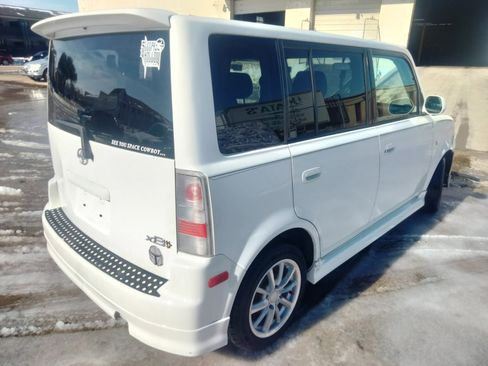 Used 2004 Scion xB image 3