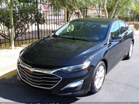 Used 2019 Chevrolet Malibu LT w/ Leather Package image 3