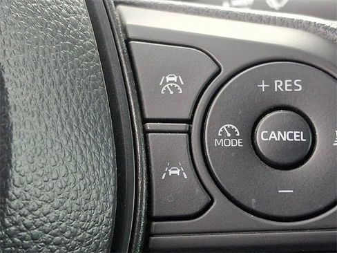 Used 2025 Toyota Corolla LE image 23