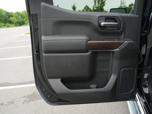 Used 2019 GMC Sierra 1500 SLT w/ SLT Premium Plus Package AWD/4WD image 17