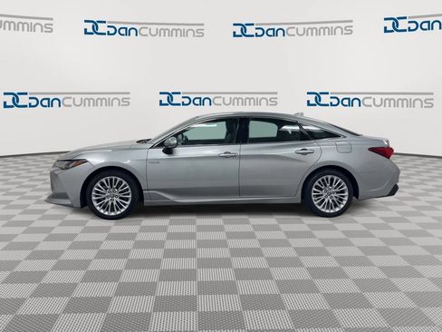Used 2021 Toyota Avalon Limited w/ Advanced Safety Package FWD image 5