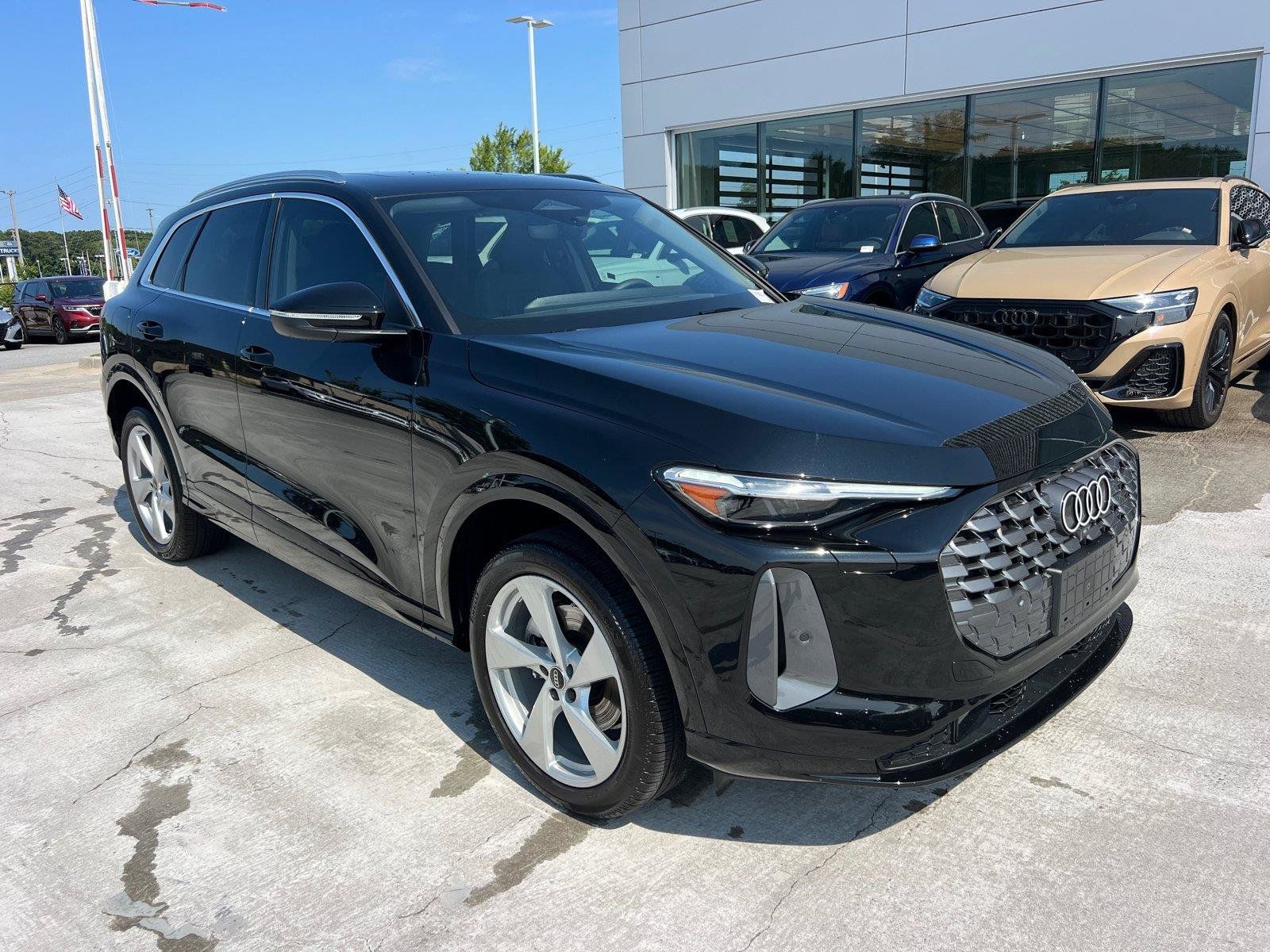 Certified 2025 Audi Q5 Premium Plus AWD/4WD image 3