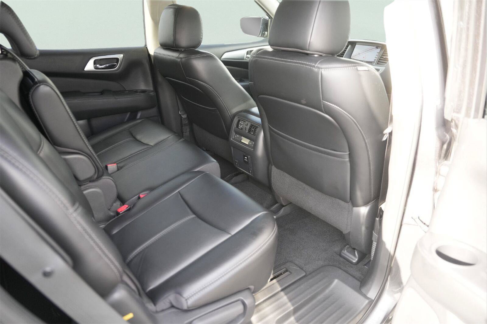 Used 2017 Nissan Pathfinder SL w/ SL Premium Package FWD image 17