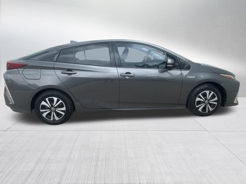 Used 2017 Toyota Prius Prime Premium image 5