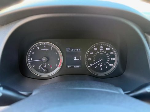 Used 2018 Hyundai Tucson Value AWD/4WD image 17