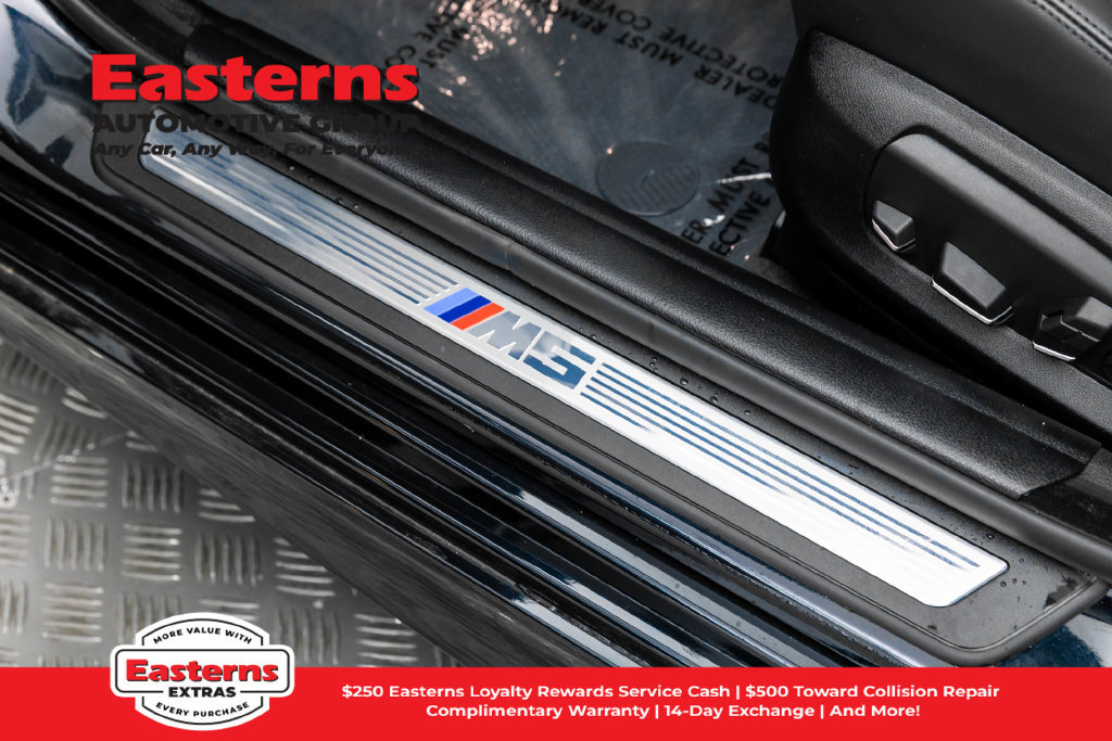 Used 2015 BMW M5 RWD image 17